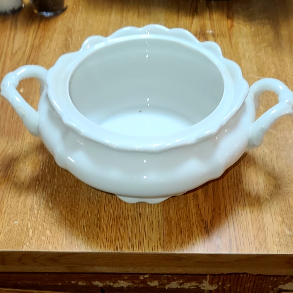 Gravy bowl